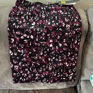 Lysse pencil skirt! Super cute